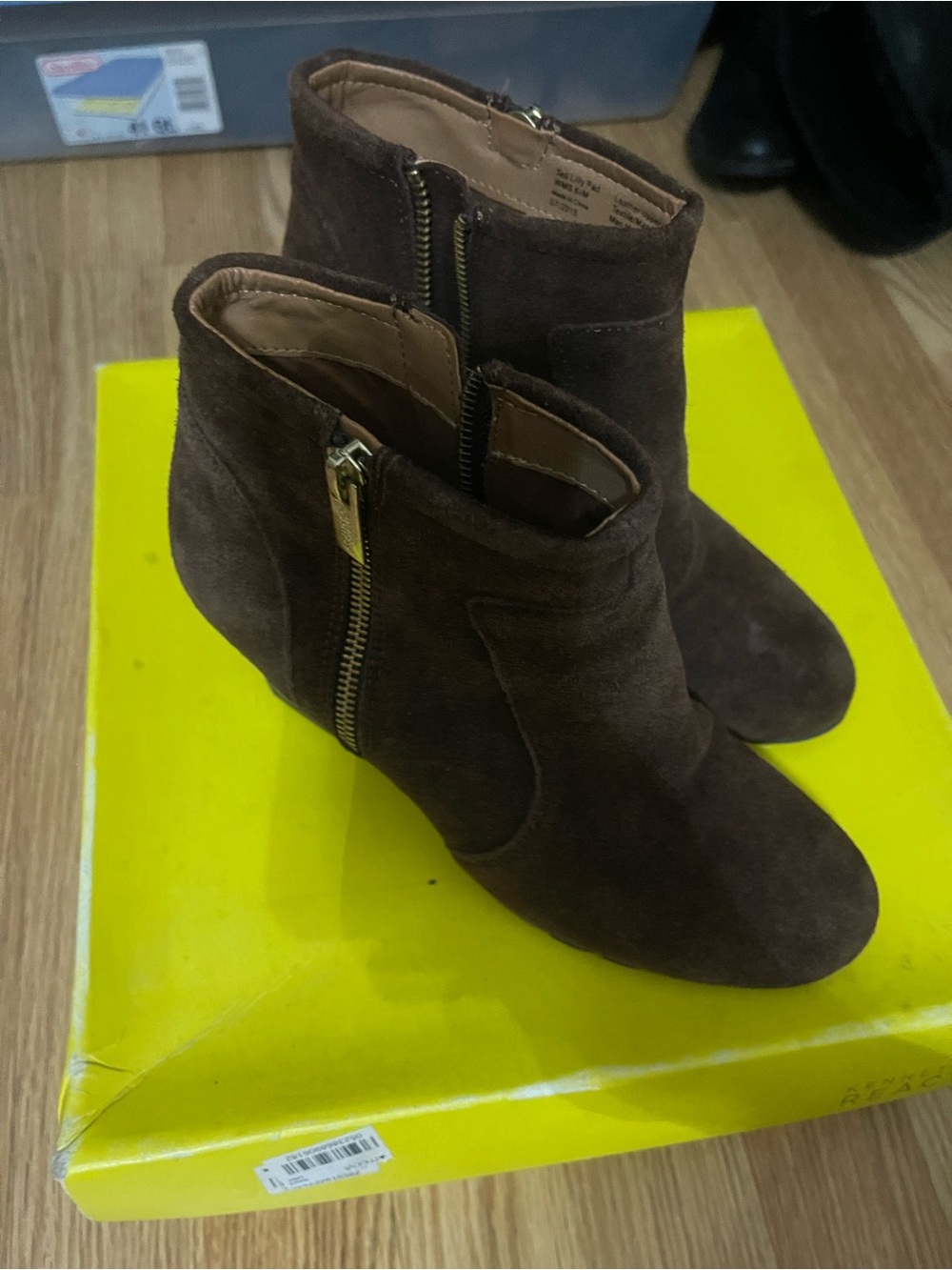 Kenneth Cole Reaction Dark Brown Suede Wedge Ankle Booties with Side Zip